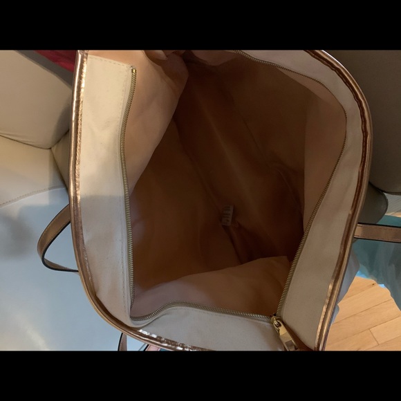 4/$30- Victoria’s Secret Rose Gold Tote Bag - Picture 4 of 4